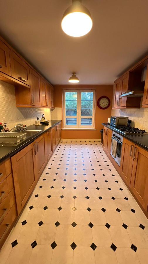 Edinburgh City Centre - Powderhall Modern Spacious 2 Bedroom Apartment With Free Parking Eksteriør billede